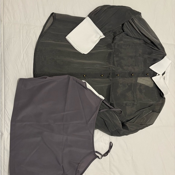 Chic Sheer Gray Blouse with White Collar - Picture 5 of 5